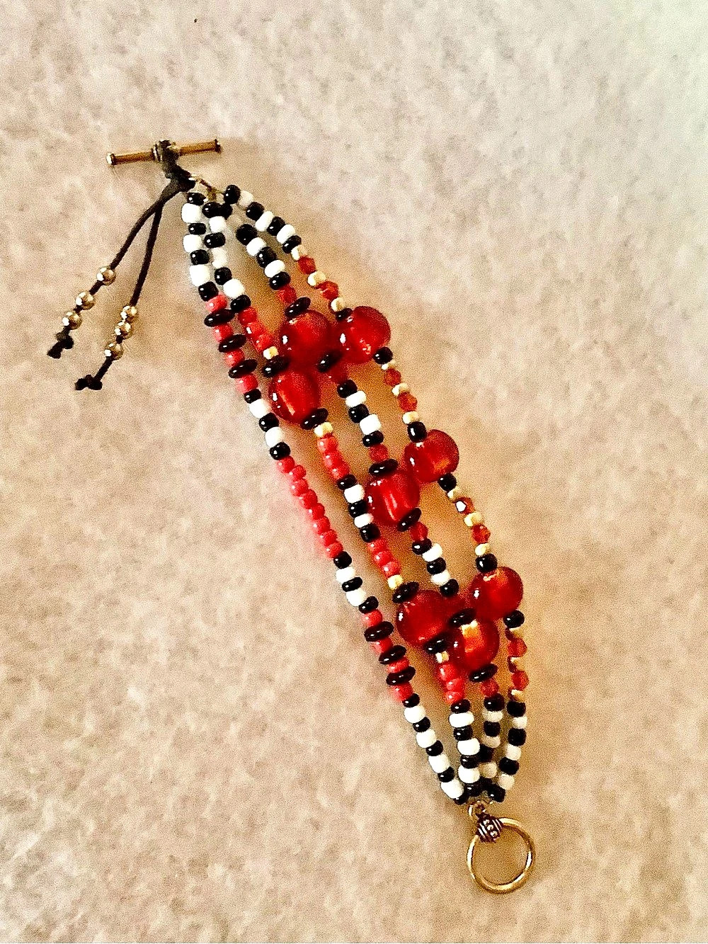 Beaded Bracelet in Red & Black